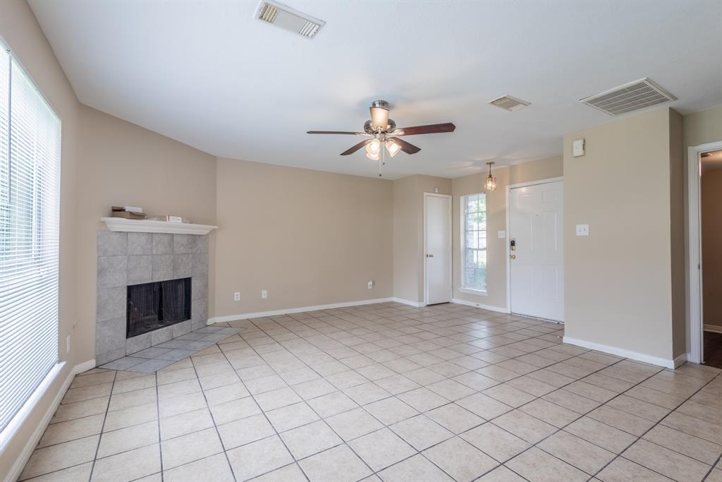 8006 Scarlet Tanager Dr, Humble, TX 77396