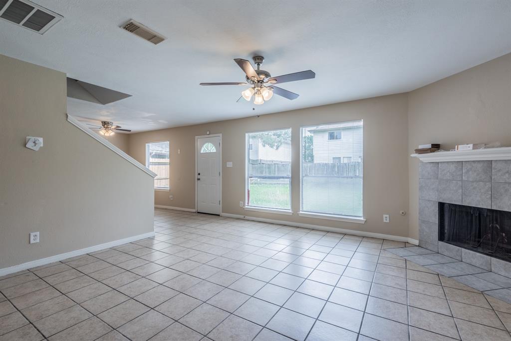 8006 Scarlet Tanager Dr, Humble, TX 77396