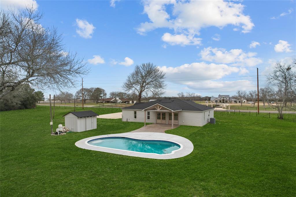 2619 FM 2187 Rd, Sealy, TX 77474