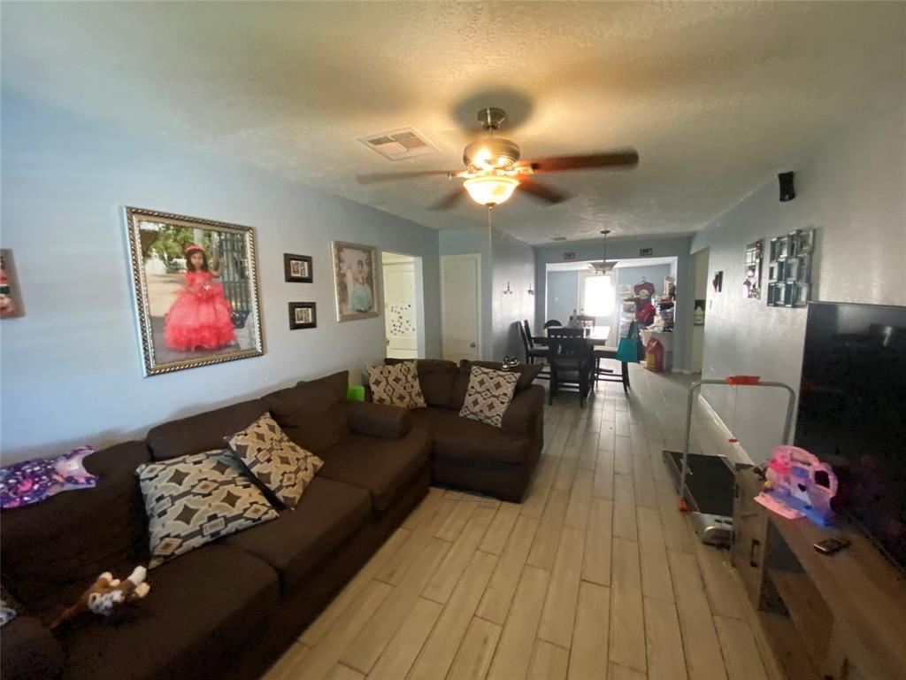 120 Volney St, South Houston, TX 77587