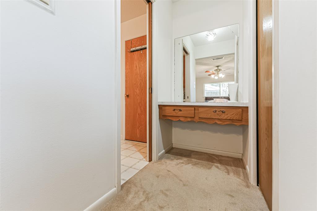 211 Viceroy Dr, Houston, TX 77034