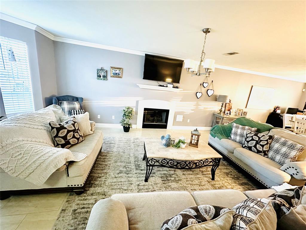 10811 Belle Haven Dr, Houston, TX 77065