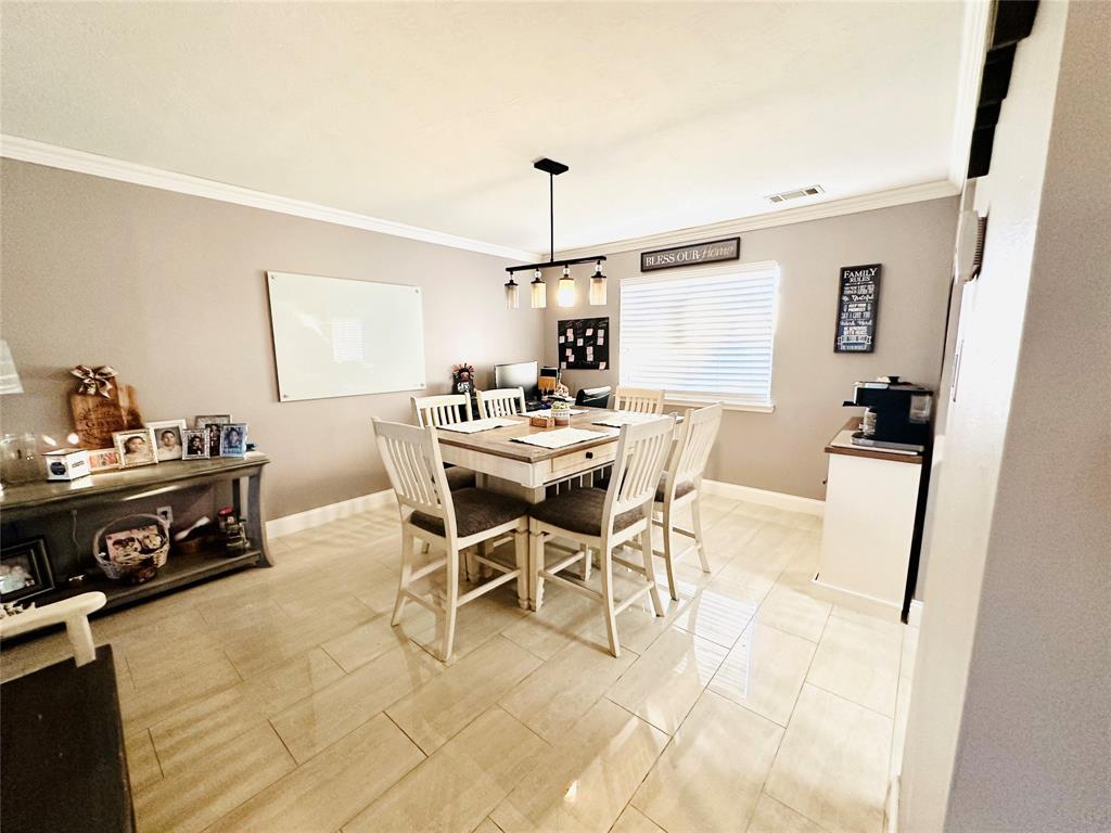 10811 Belle Haven Dr, Houston, TX 77065