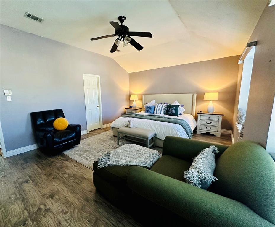 10811 Belle Haven Dr, Houston, TX 77065