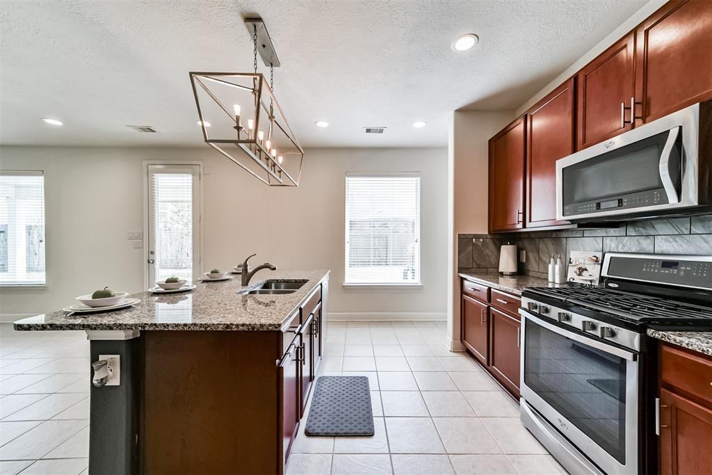 9506 Barlow Springs Ln, Humble, TX 77396