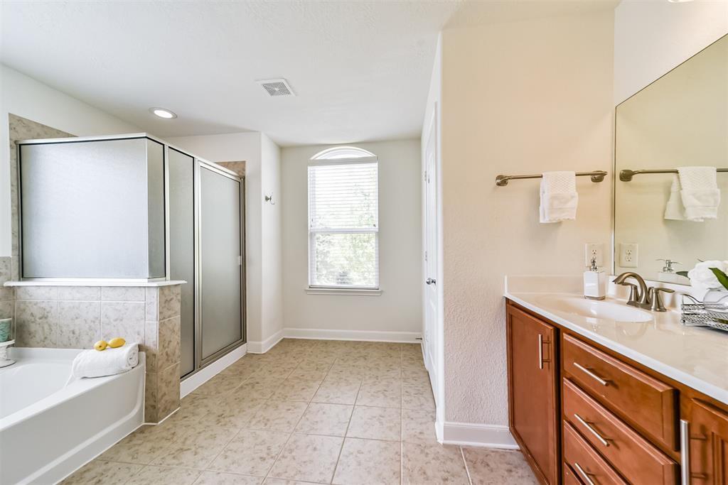 9506 Barlow Springs Ln, Humble, TX 77396