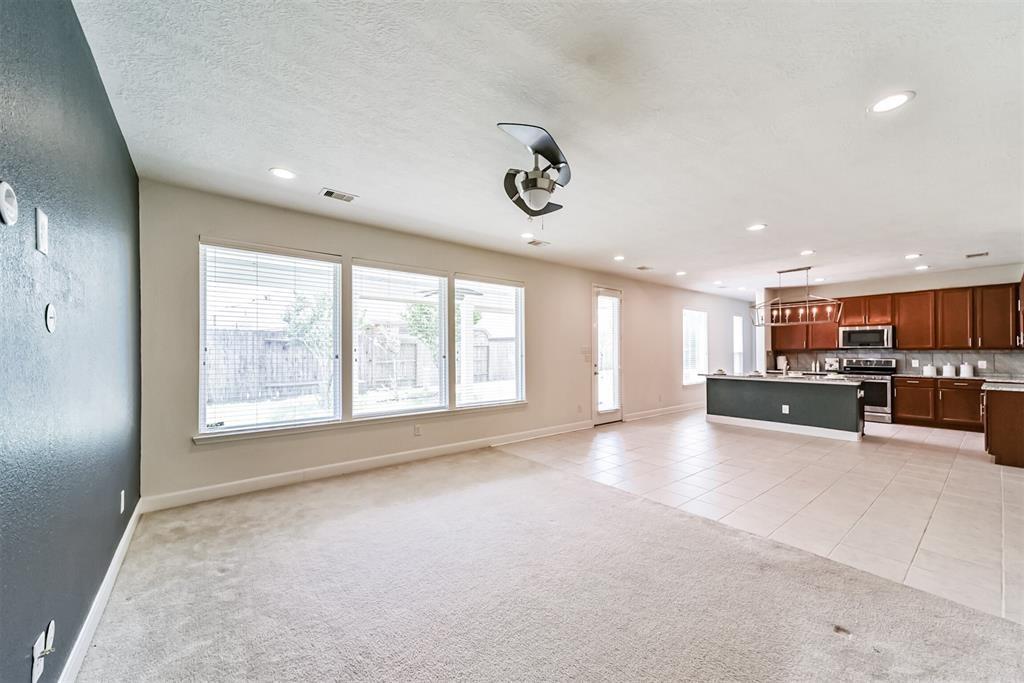 9506 Barlow Springs Ln, Humble, TX 77396