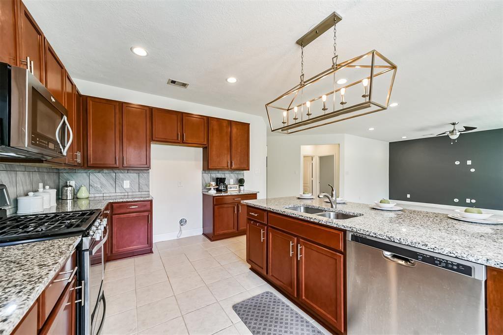 9506 Barlow Springs Ln, Humble, TX 77396