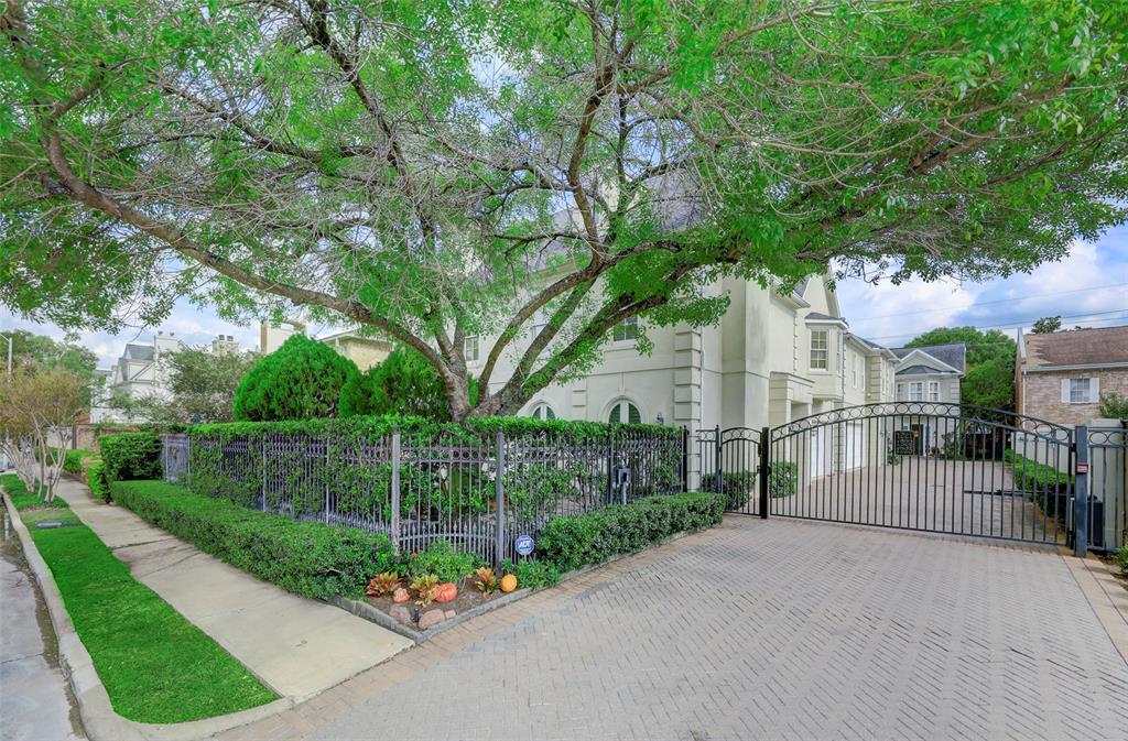 1223 Nantucket Drive, Houston, TX 77057