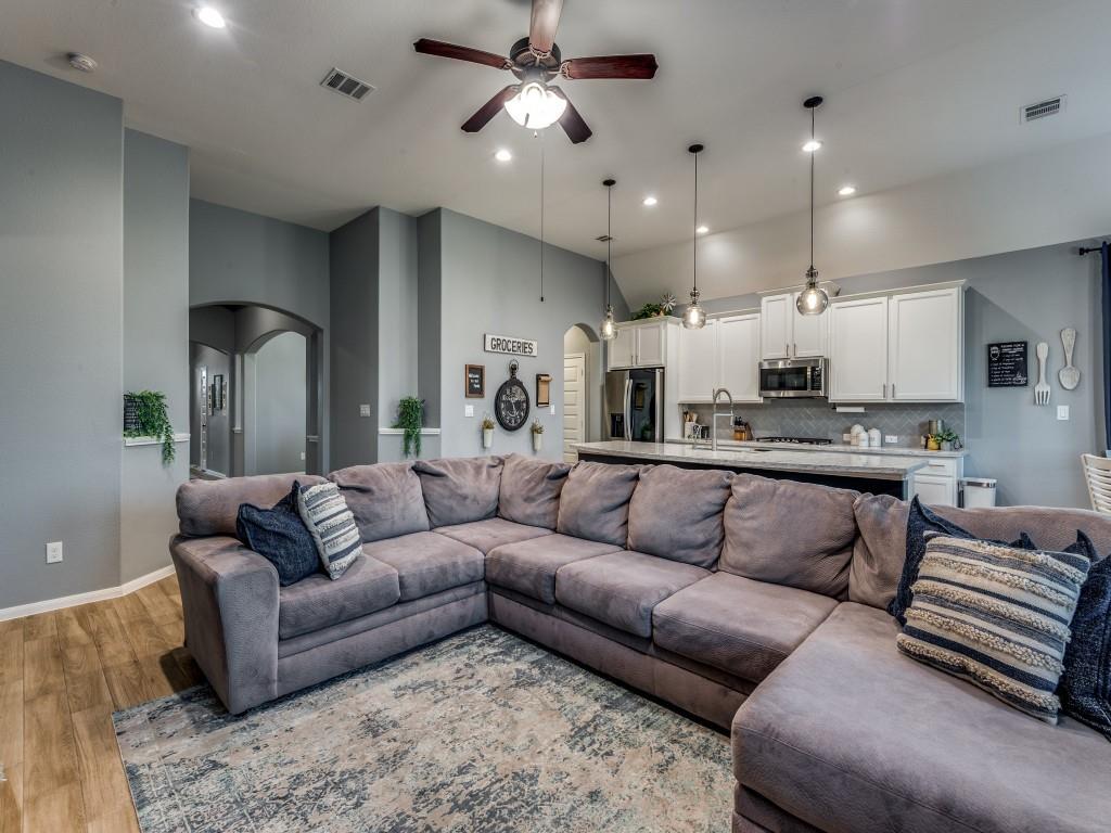 5502 Oakhurst Trl, Pasadena, TX 77505