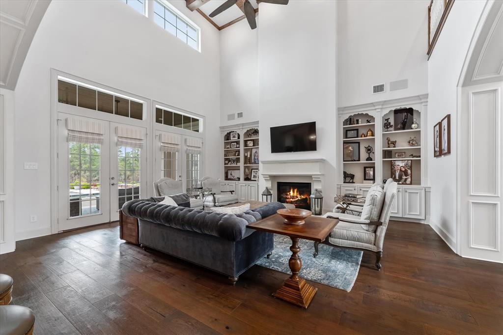 118 Kings Lake Estates Blvd, Humble, TX 77346