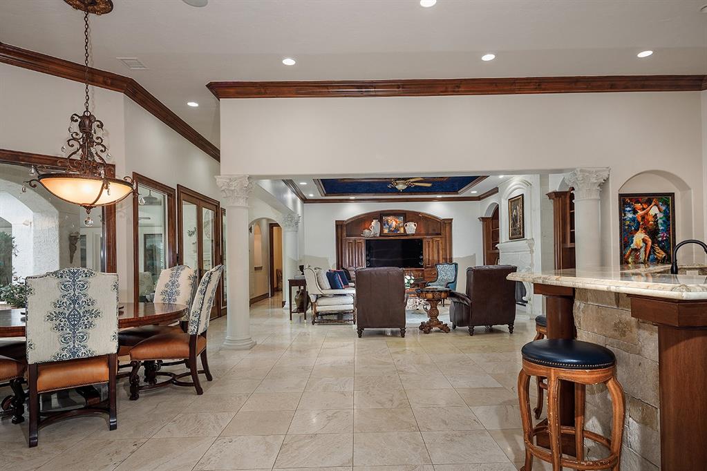 38 Hildene Way, The Woodlands, TX 77382