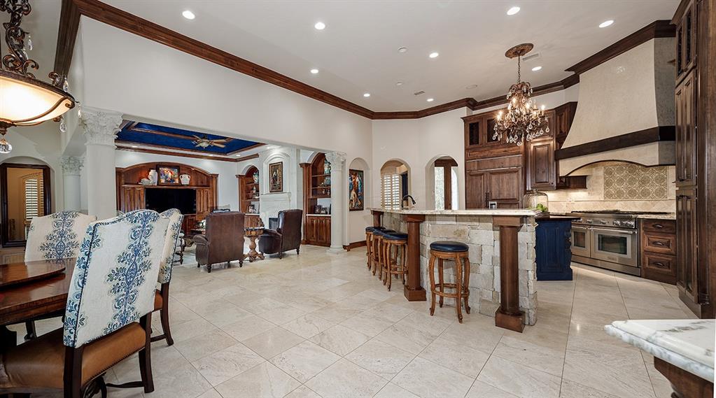 38 Hildene Way, The Woodlands, TX 77382