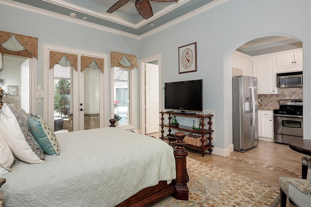 38 Hildene Way, The Woodlands, TX 77382