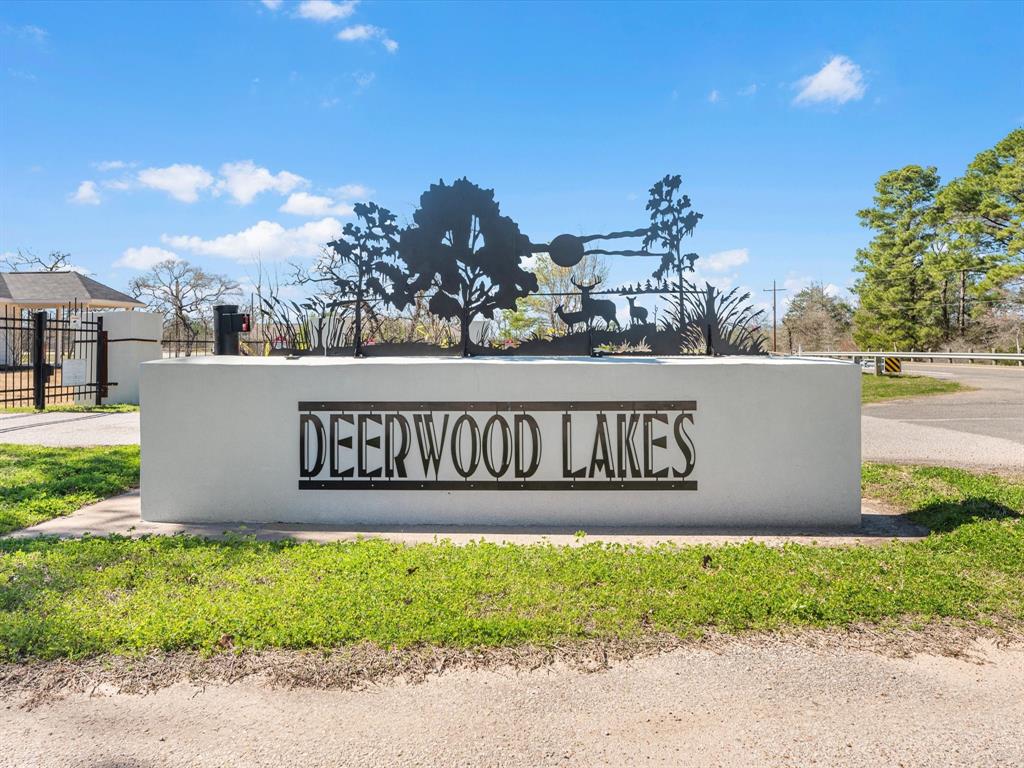 26390 Deerwood Drive, Hempstead, TX 77445