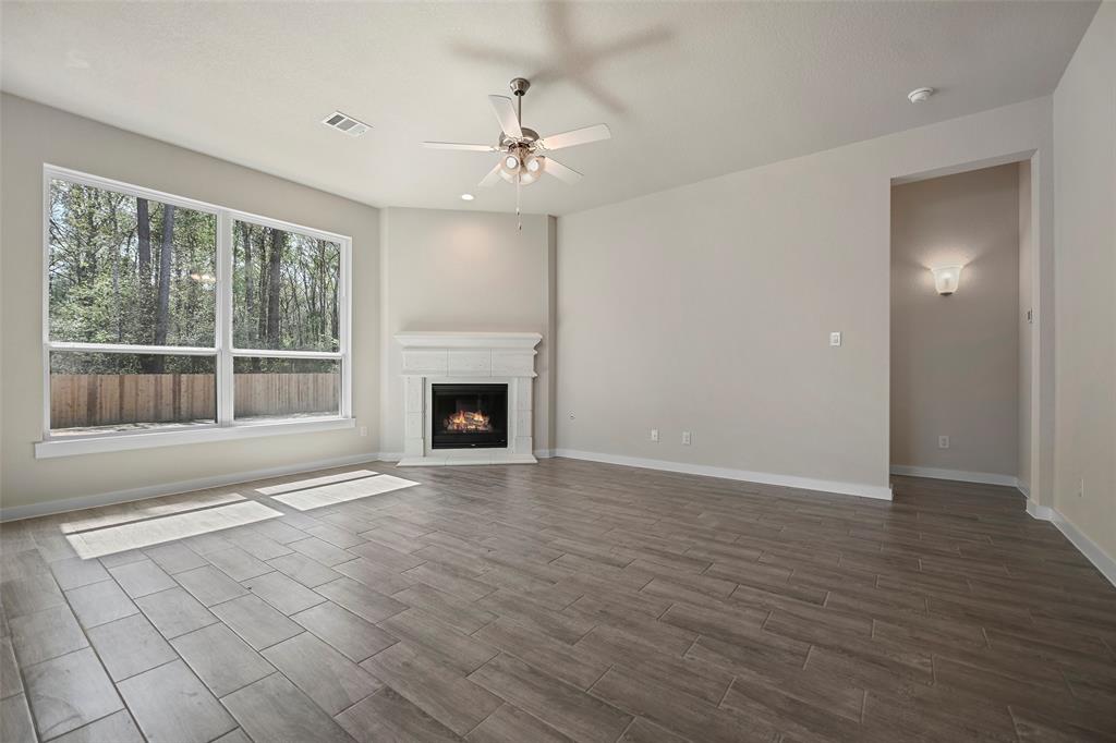 274 Gallant Fox Way, New Caney, TX 77357