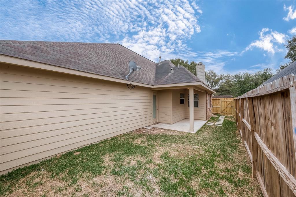 3412 5th St, Brookshire, TX 77423