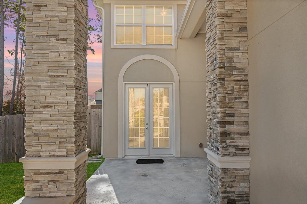 32043 Eagle Nest Ln, Conroe, TX 77385