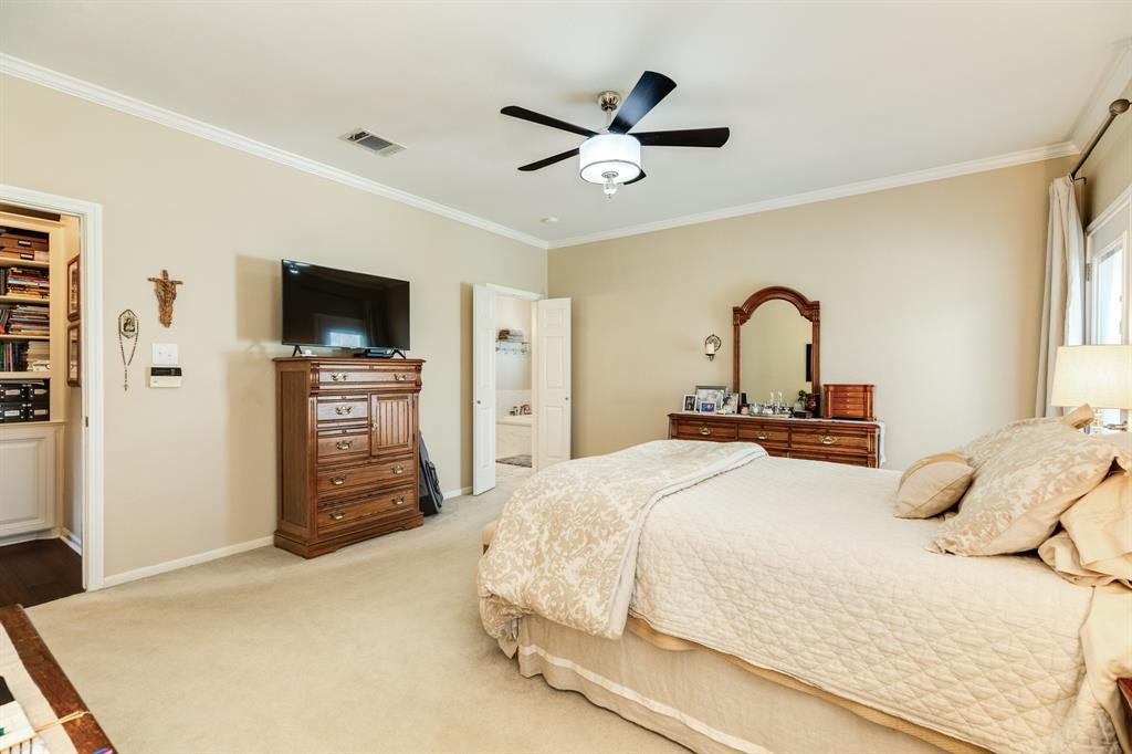 209 Dewberry Dr, Lake Jackson, TX 77566