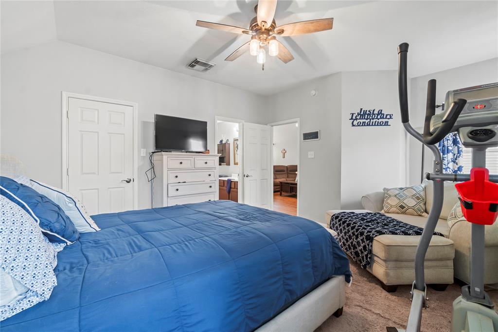 121 Snug Harbor Dr, Conroe, TX 77356