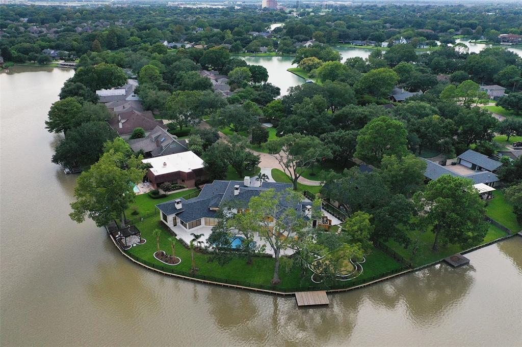 415 Lombardy Dr, Sugar Land, TX 77478