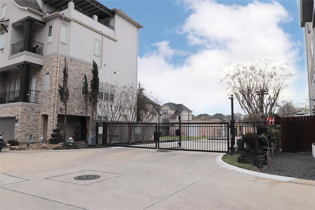 1421 Adell Rose Lane, Houston, TX 77043