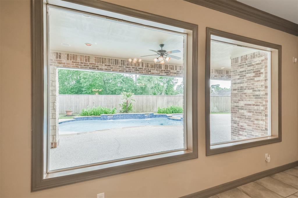 8007 Fonthill Dr, Spring, TX 77379