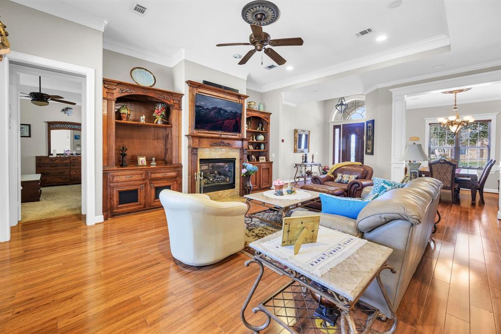 901 Longmire Rd 21, Conroe, TX 77304