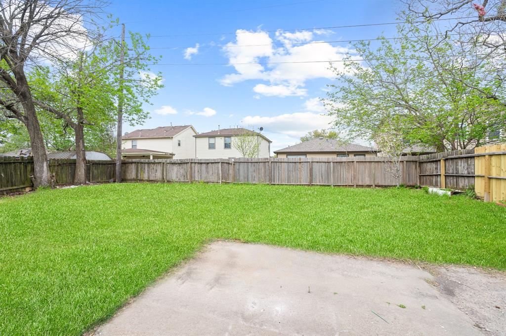 20319 Gate Ln, Humble, TX 77338