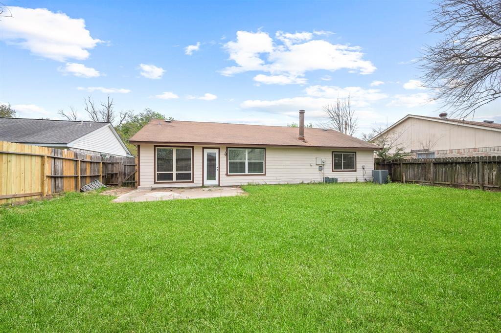 20319 Gate Ln, Humble, TX 77338