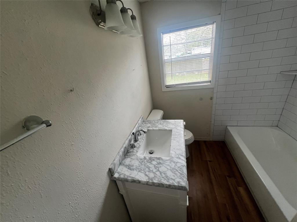 426 Grafton St, La Marque, TX 77568