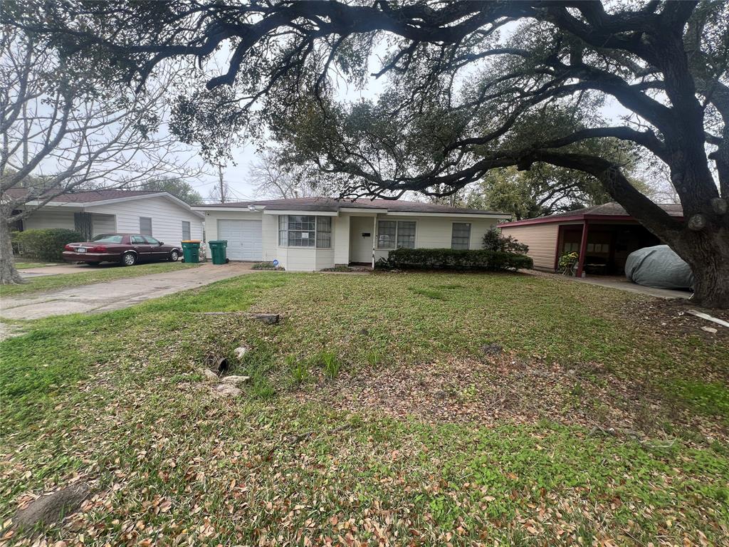 426 Grafton St, La Marque, TX 77568