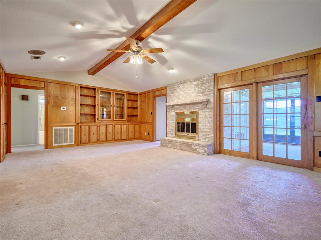 14811 River Oaks Dr, East Bernard, TX 77435