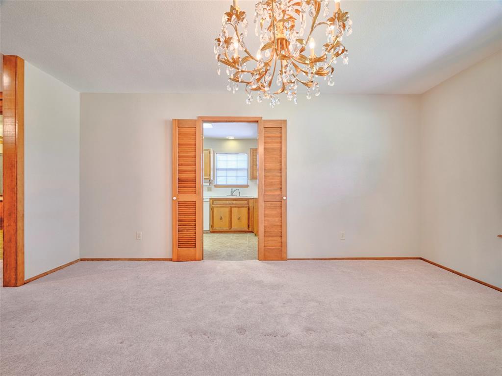 14811 River Oaks Dr, East Bernard, TX 77435