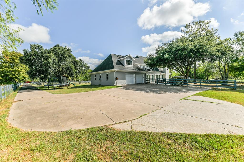 2010 Lundy Ln, Friendswood, TX 77546