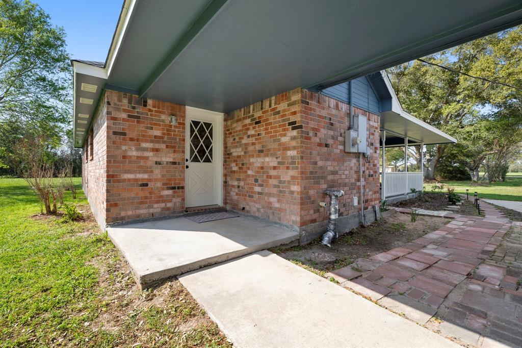 15619 Jacqueline St, Wallis, TX 77485