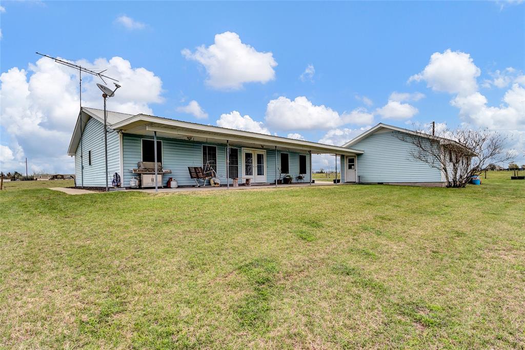 7717 Fm 2187 Rd, Sealy, TX 77474