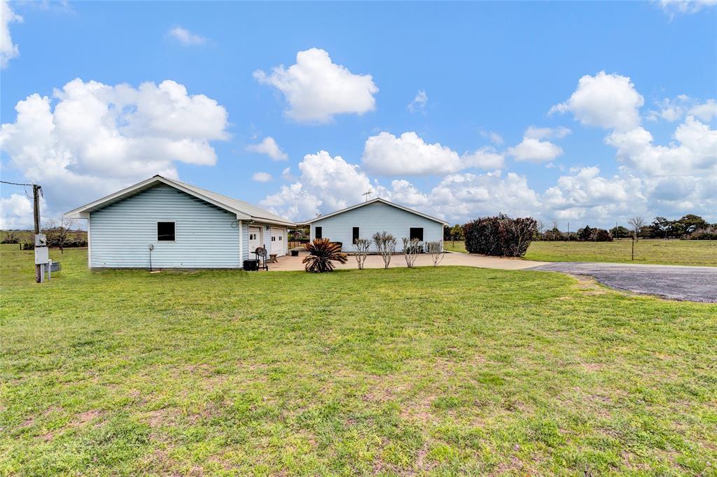 7717 Fm 2187 Rd, Sealy, TX 77474