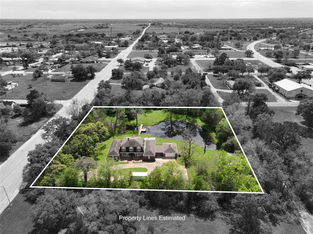 1111 McDade St, Hempstead, TX 77445