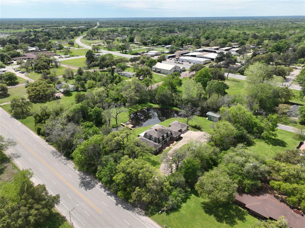 1111 McDade St, Hempstead, TX 77445