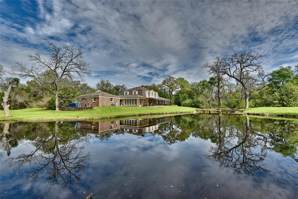 1111 McDade St, Hempstead, TX 77445