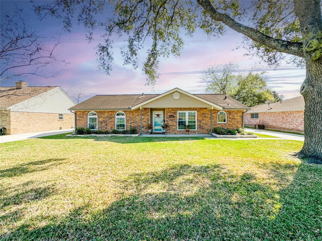 3418 E Orange St, Pearland, TX 77581
