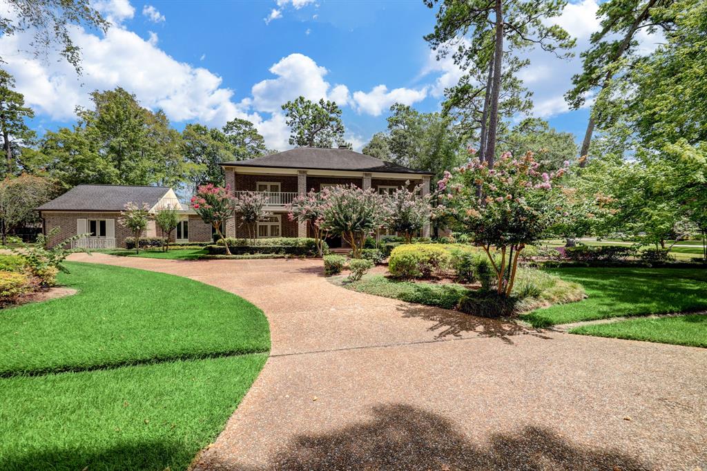 18 Saddlebrook Ln, Houston, TX 77024