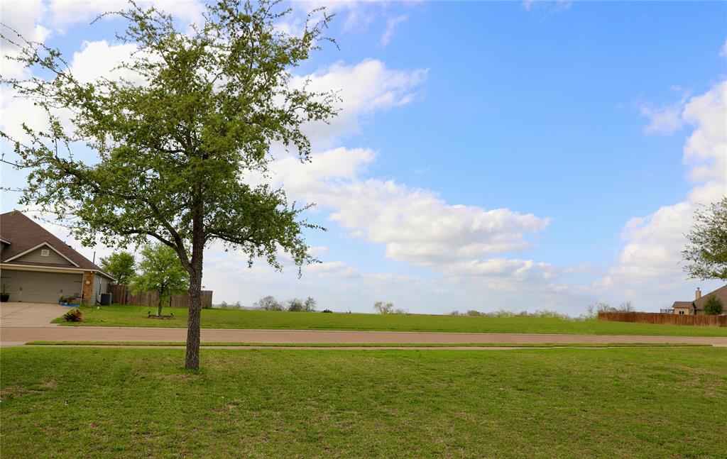 1612 Stone Ridge Drive, Navasota, TX 77868