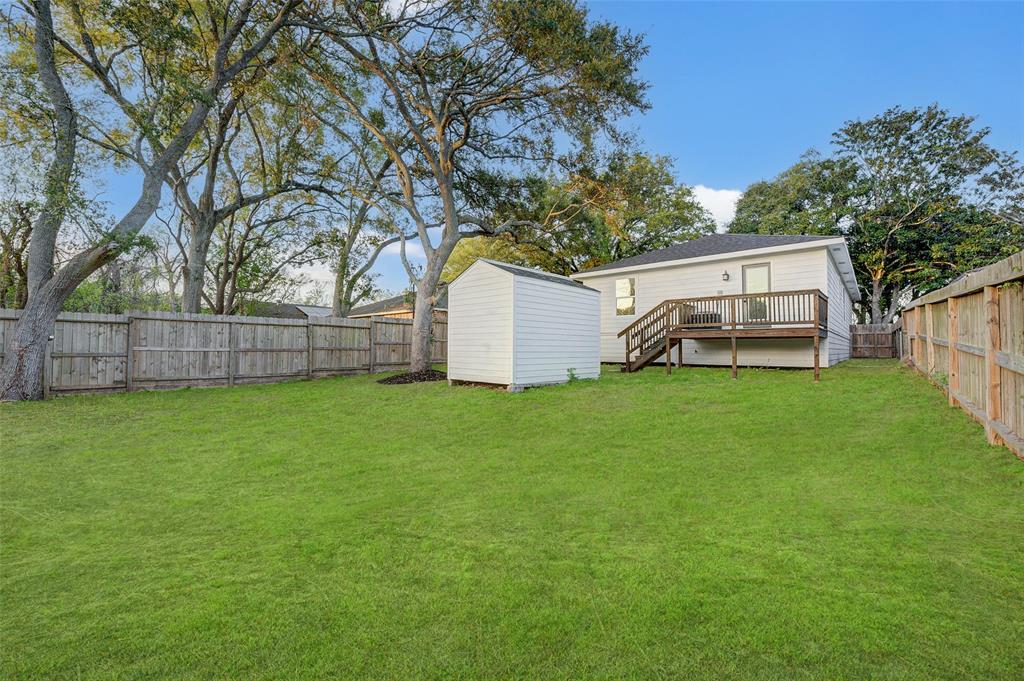 3004 Wyoming Ave, Dickinson, TX 77539