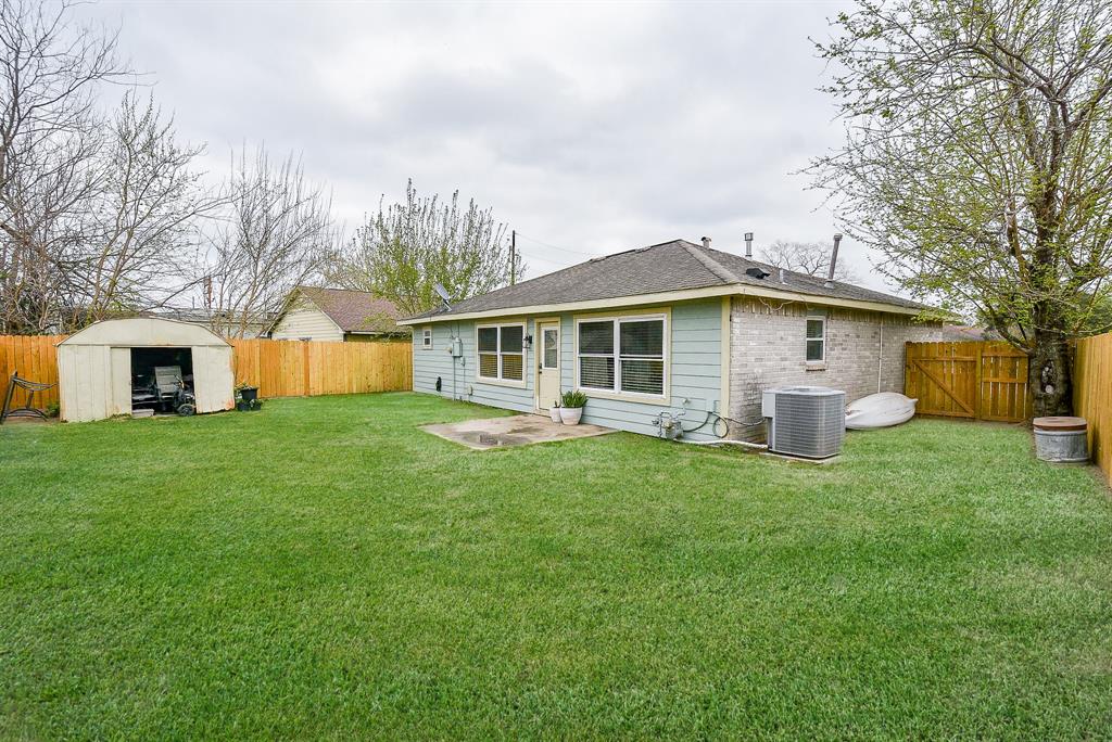 12363 Northcliffe Manor Dr, Houston, TX 77066