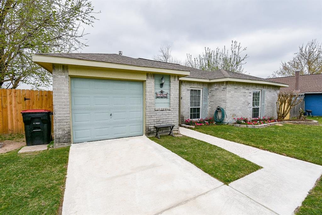 12363 Northcliffe Manor Dr, Houston, TX 77066