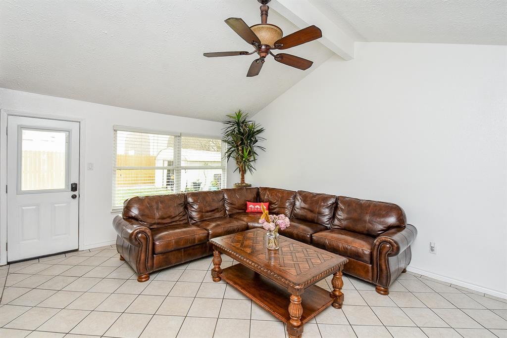 12363 Northcliffe Manor Dr, Houston, TX 77066