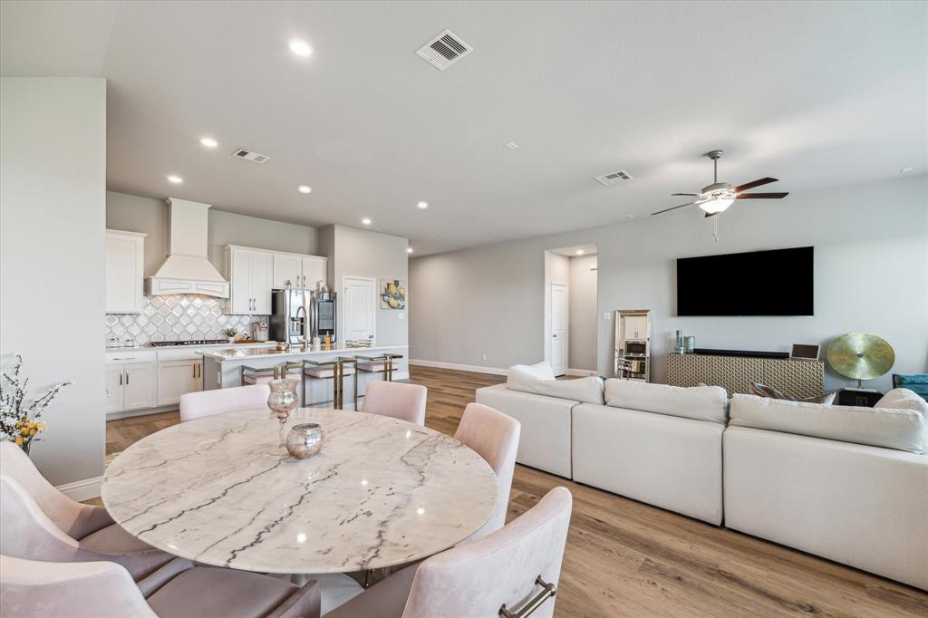 4315 Millers Creek Ln, Manvel, TX 77578