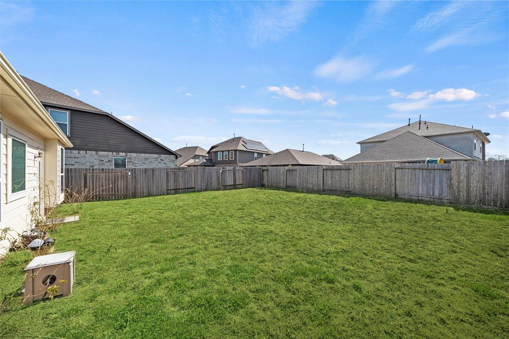 32715 Oak Heights Ln, Brookshire, TX 77423